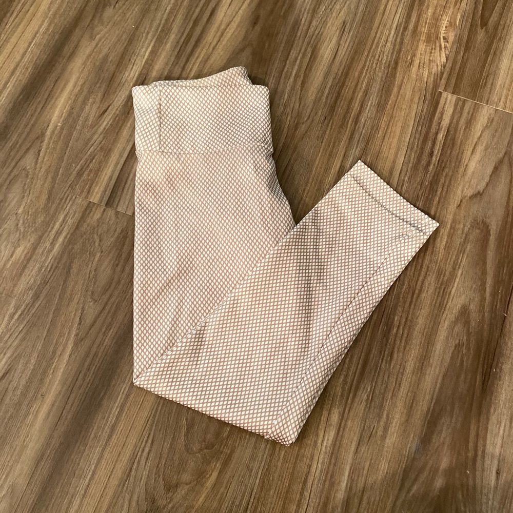 Onzie white & rose gold diamond patterned leggings